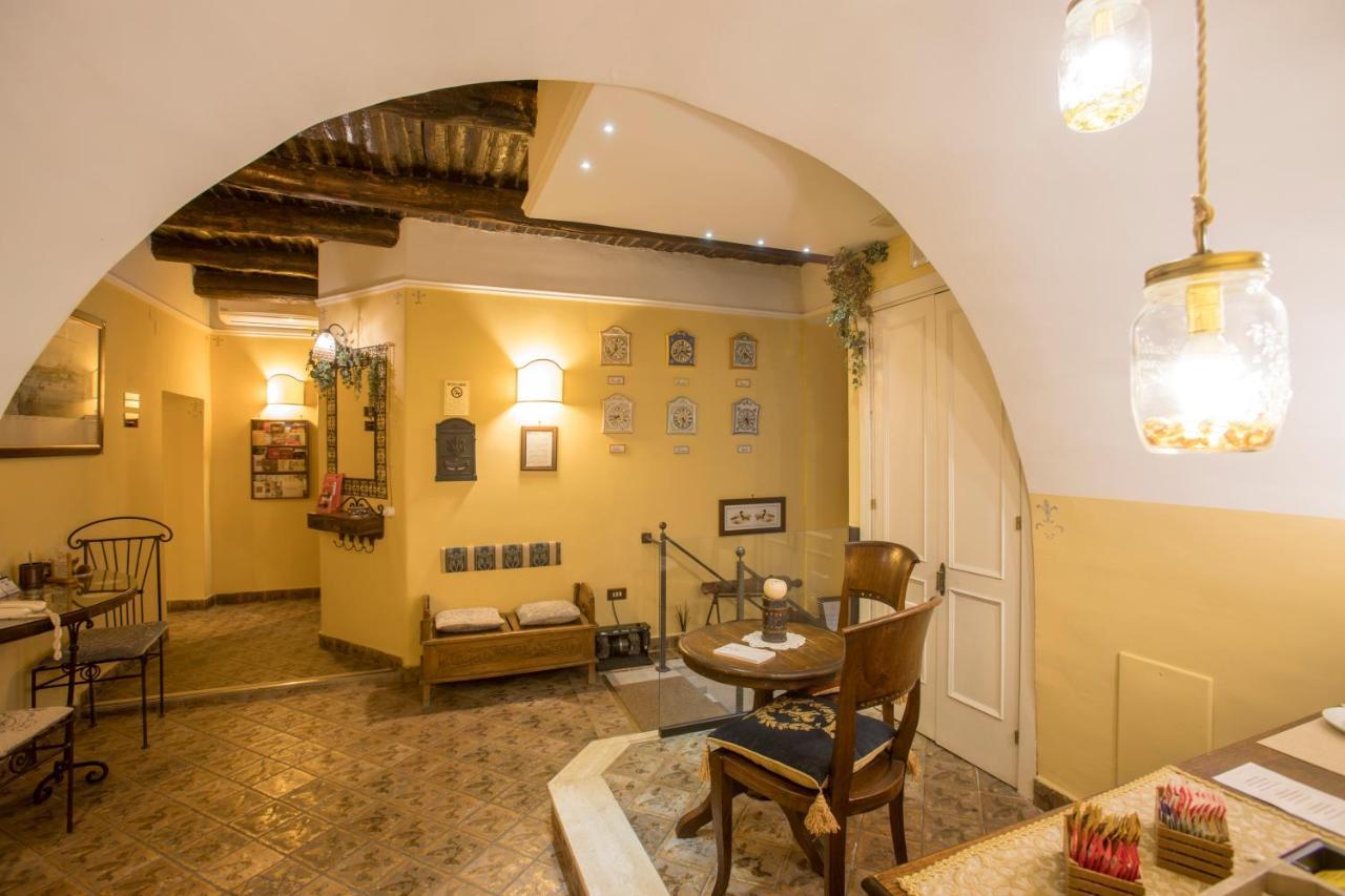 B&B L'Alloggio Dei Vassalli Naples Luaran gambar