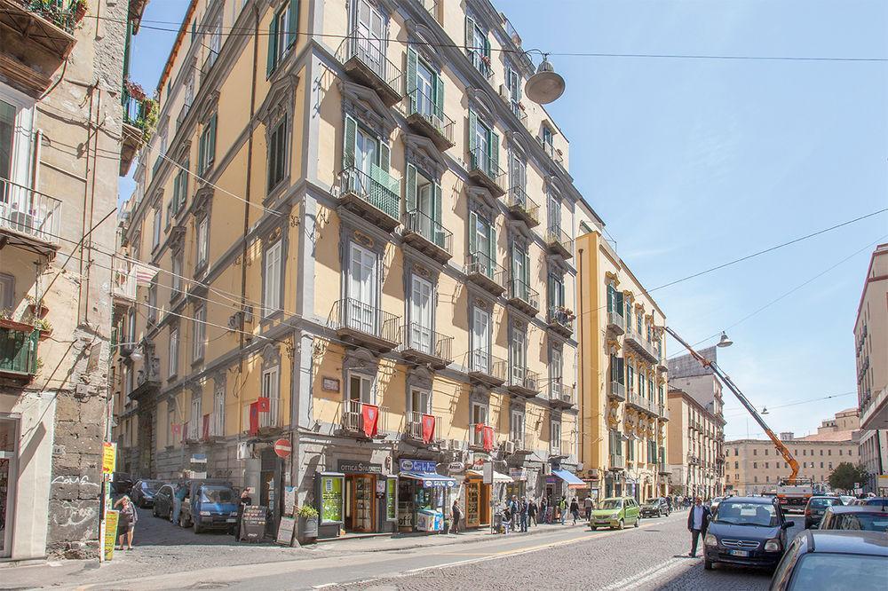 B&B L'Alloggio Dei Vassalli Naples Luaran gambar
